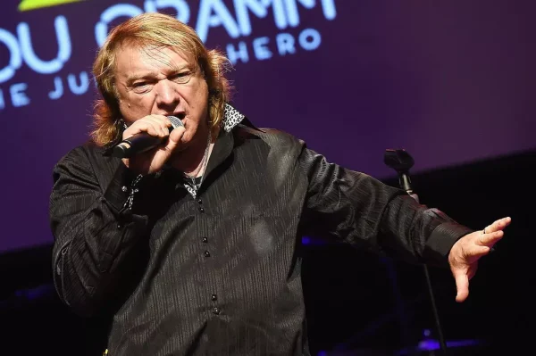 Lou Gramm performing live during Foreigner 4 Deluxe Tour anniversary celebration