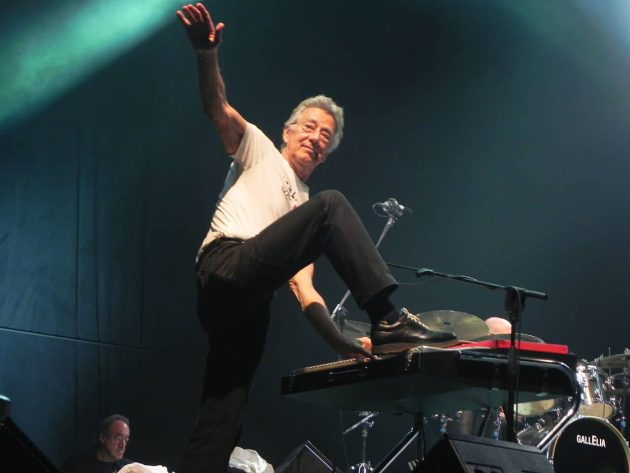 Ray Manzarek keyboard genius of The Doors performing live