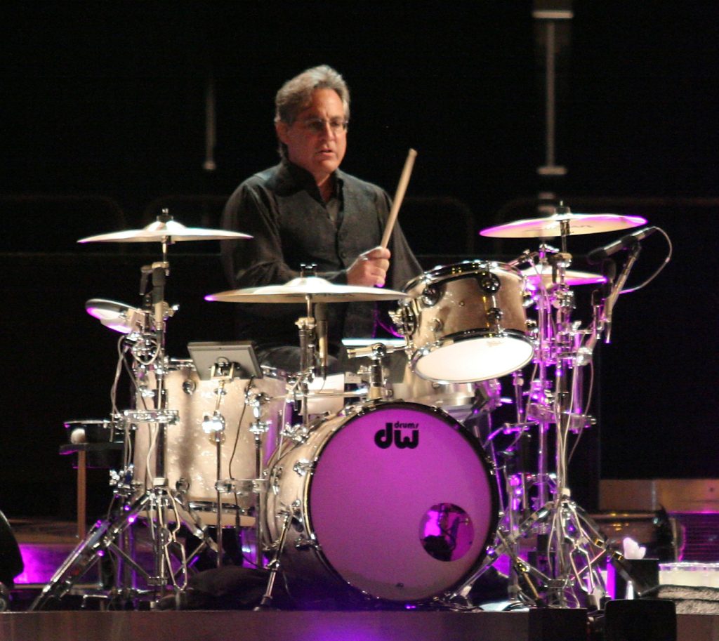 Max Weinberg: Drummer, Bandleader, and Beat of the E Street Band 1 Max Weinberg drumming live with Bruce Springsteen and the E Street Band